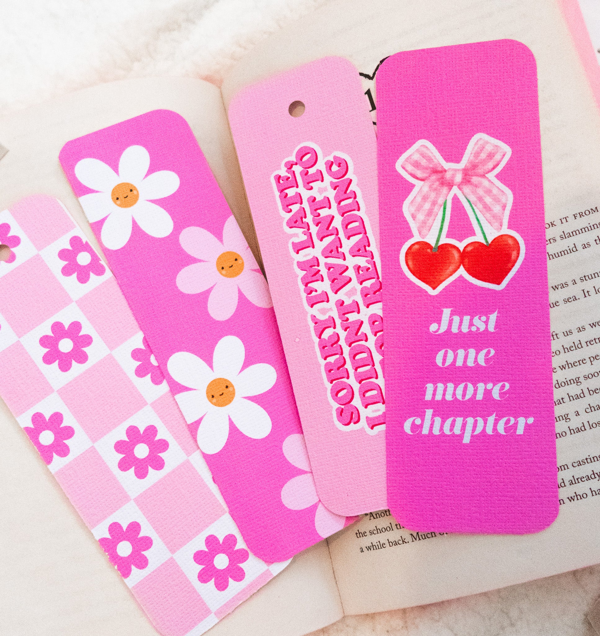 Cute Flower Pattern Bookmark